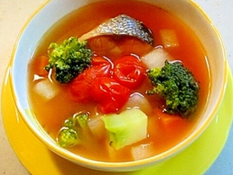 美肌になる！野菜と鮭のスープです！